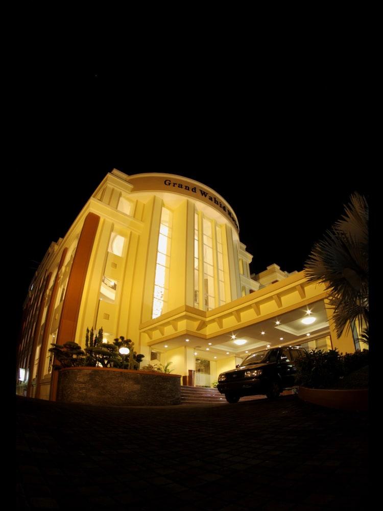 Grand Wahid Hotel Salatiga Eksteriør billede
