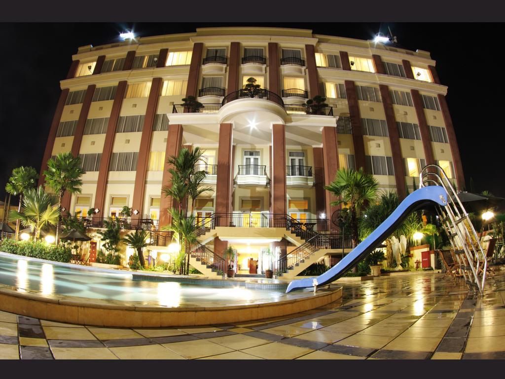 Grand Wahid Hotel Salatiga Eksteriør billede