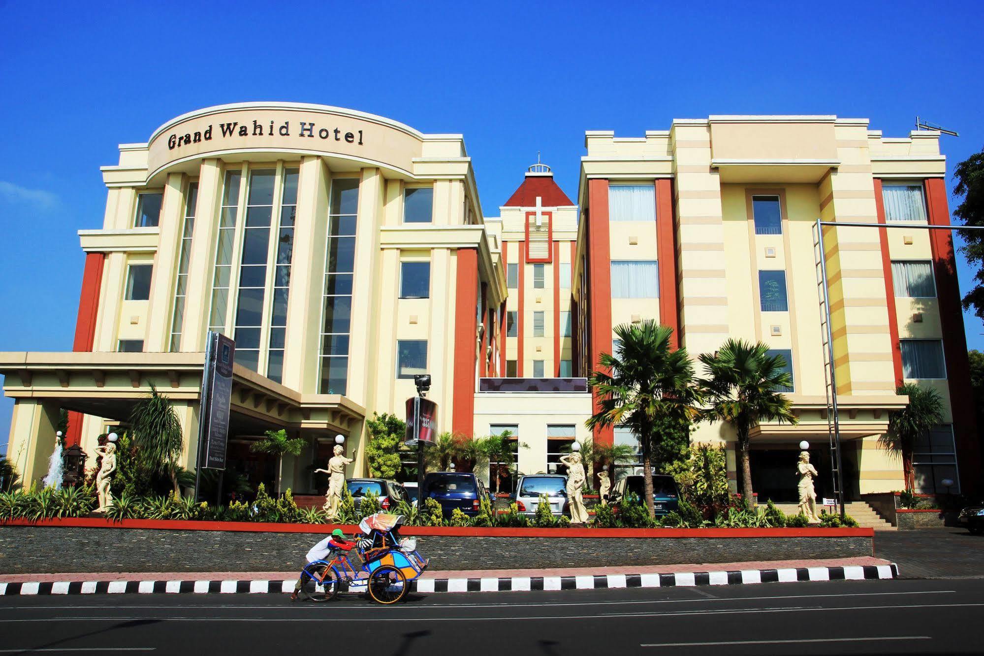 Grand Wahid Hotel Salatiga Eksteriør billede